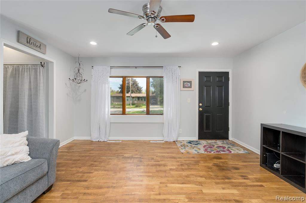 9115 Maplewood Drive, Clio, MI 48420 — Photo 4