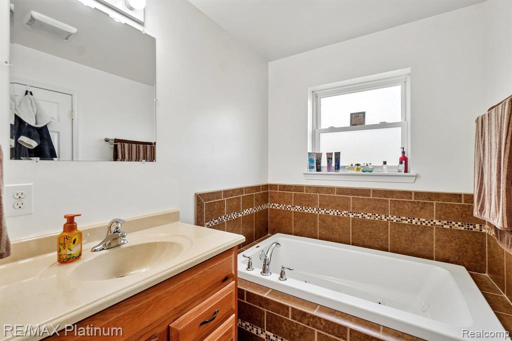 11704 Glen Mary, Byron, MI 48418 — Photo 23