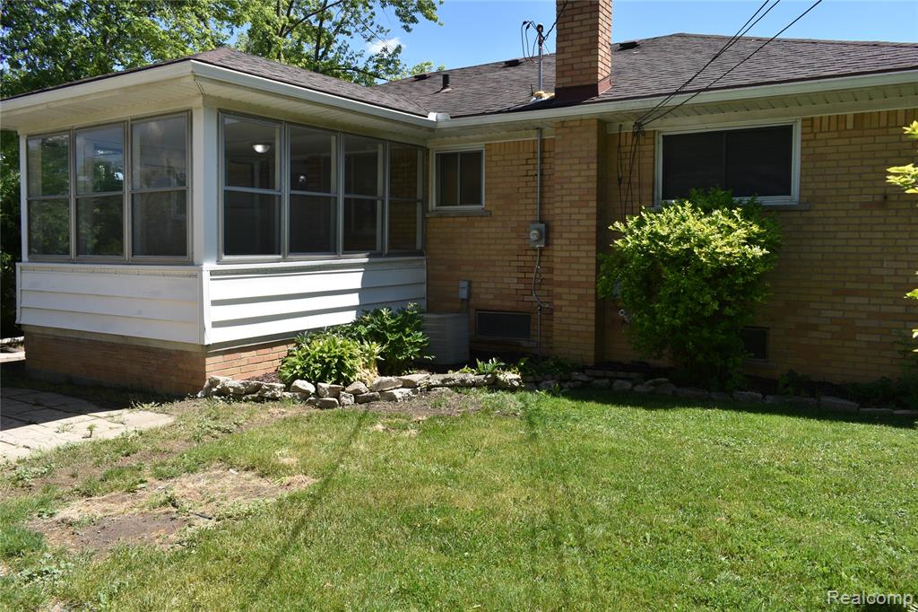 23825 Johnston Avenue, Eastpointe, MI 48021 — Photo 21