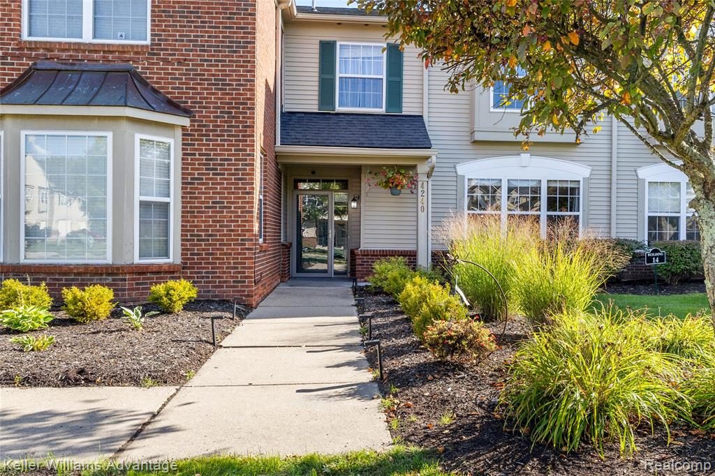 4240 Hampton Ridge Boulevard, Howell, MI 48843 — front exterior