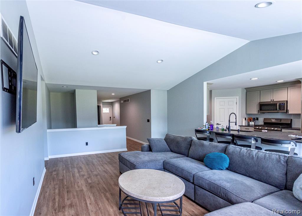 3982 Ontario Drive, Auburn Hills, MI 48326 — Photo 10