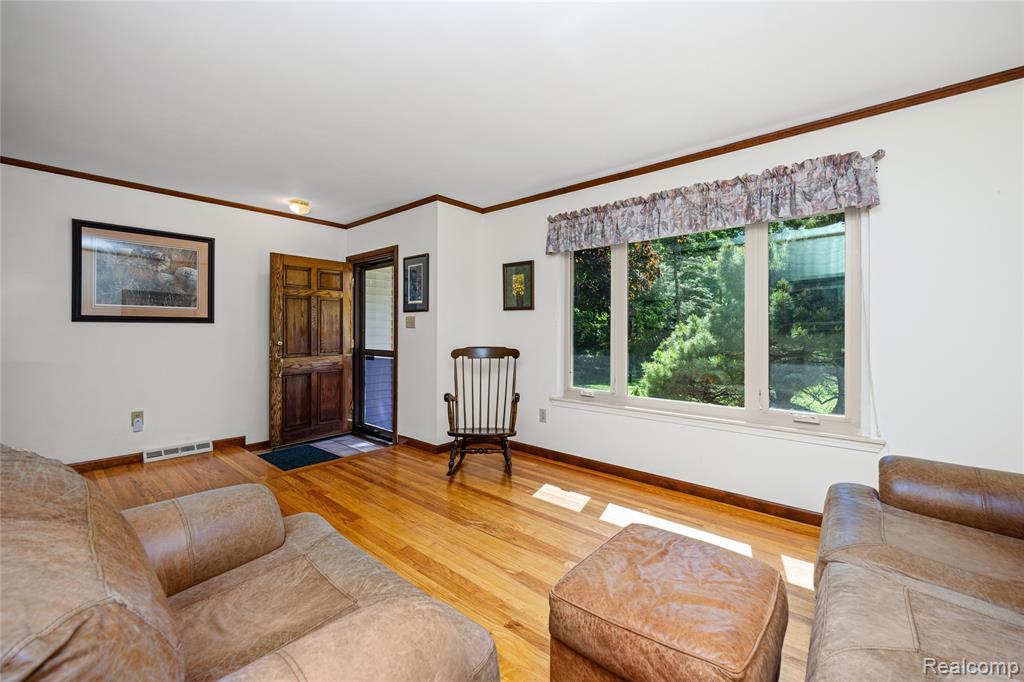 760 Waterbury Road, Highland, MI 48356 — Photo 12