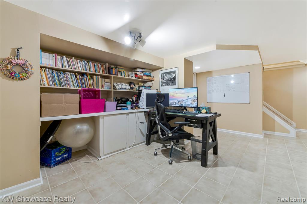 5409 S Piccadilly, West Bloomfield, MI — Photo 47