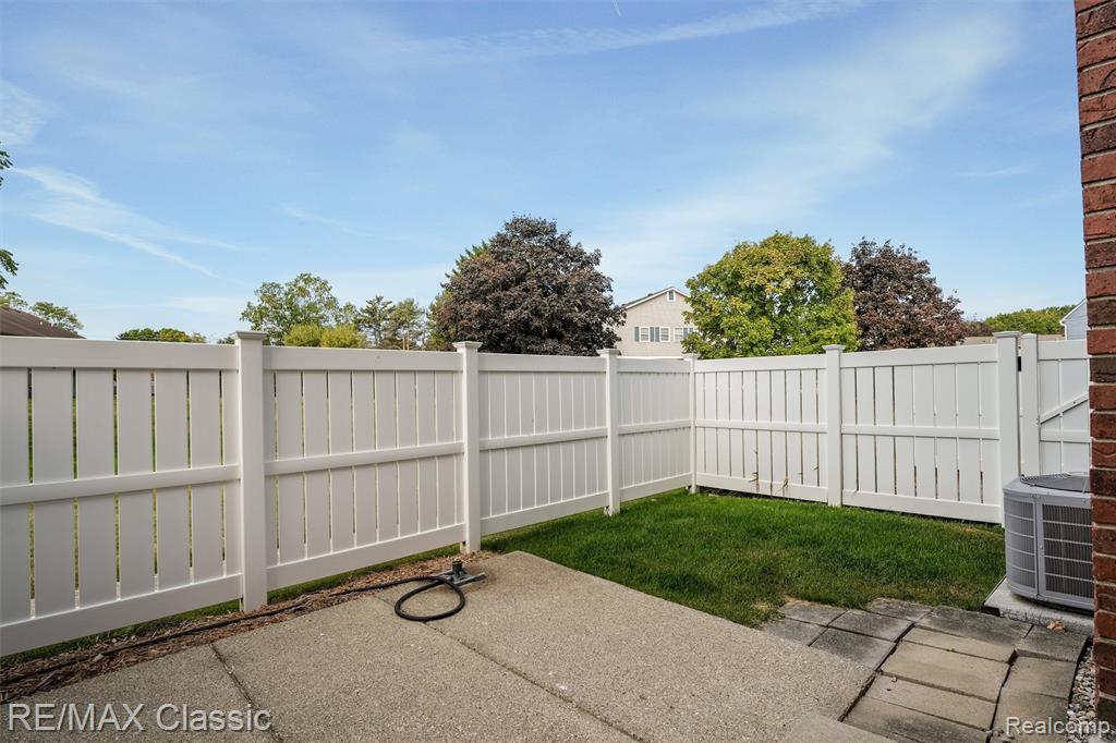 20903 W Glen Haven Circle, Novi, MI 48167 — Photo 34