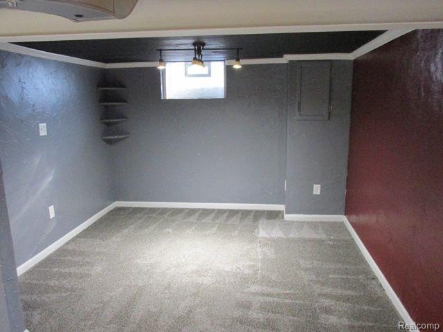 1915 LANCASTER Street, Grosse Pointe Woods, MI 48236 — Photo 12