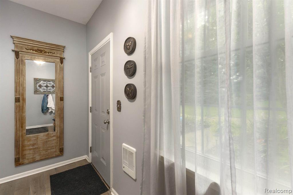 1324 DUFREE Boulevard, Howell, MI 48843 — Photo 4