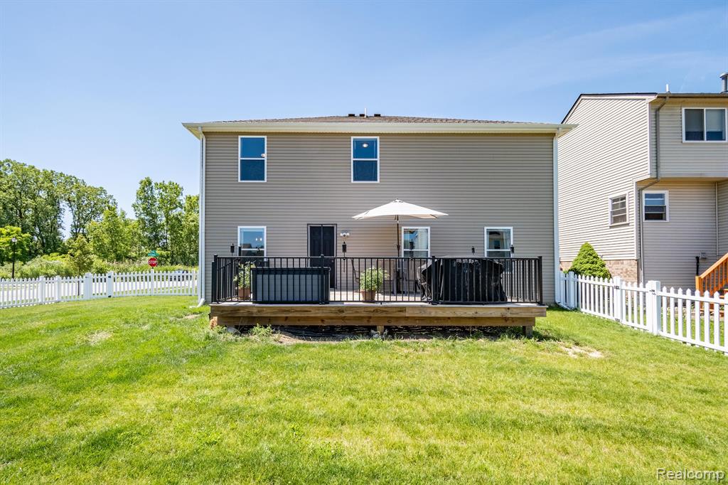 1642 GREENWAY Drive, Ypsilanti, MI 48198 — Photo 43