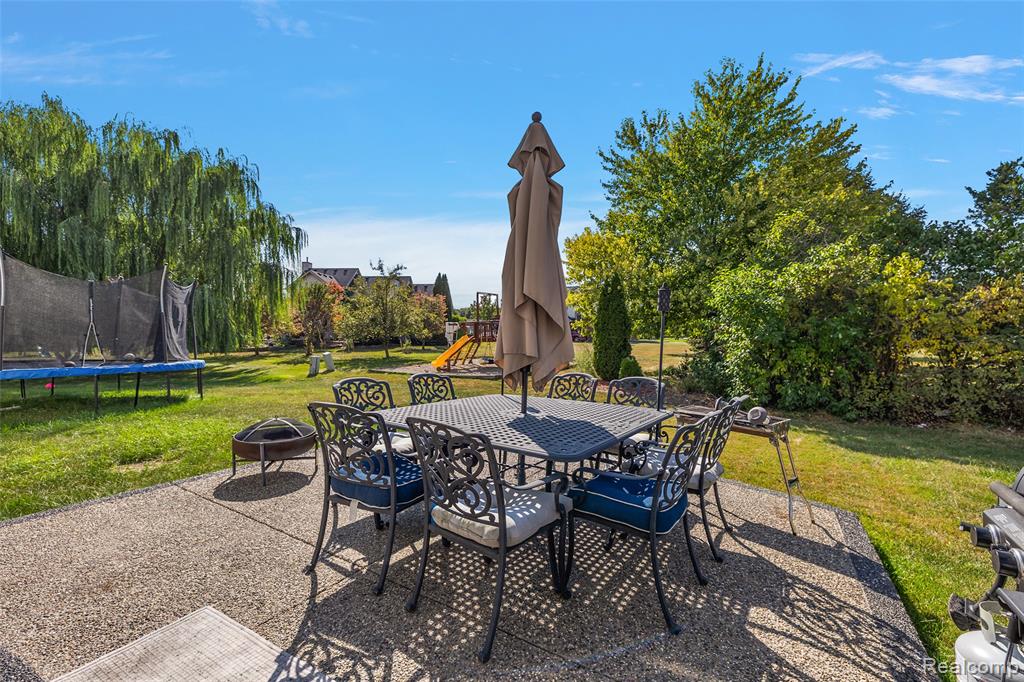 43187 Vintners Place Drive, Sterling Heights, MI 48314 — Photo 38
