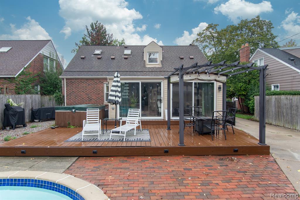 10855 Kingston Avenue, Huntington Woods, MI — Photo 4