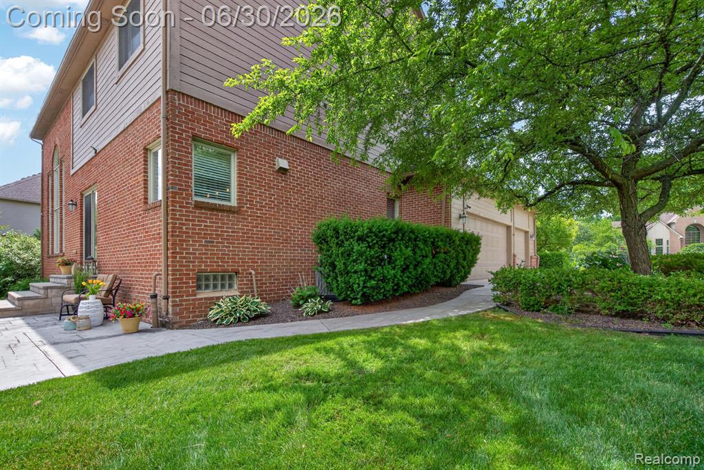 47100 Tania Court, Plymouth, MI 48170 — Photo 48