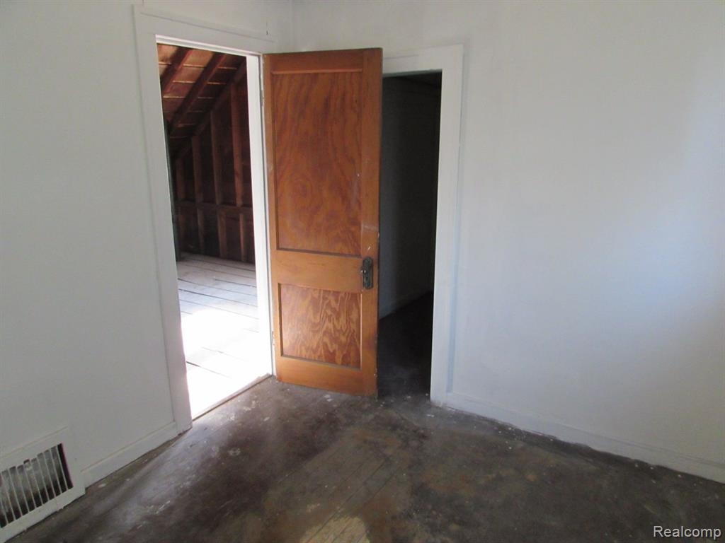 5270 MONTCLAIR Street, Detroit, MI 48213 — Photo 34