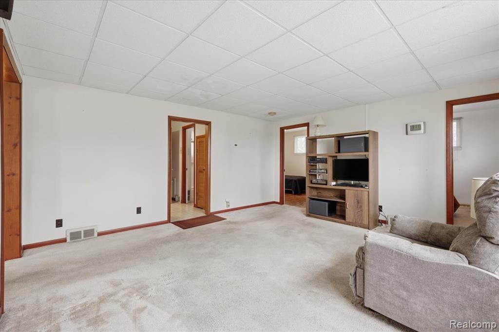 2811 Orange Grove Road, Waterford, MI 48329 — Photo 8