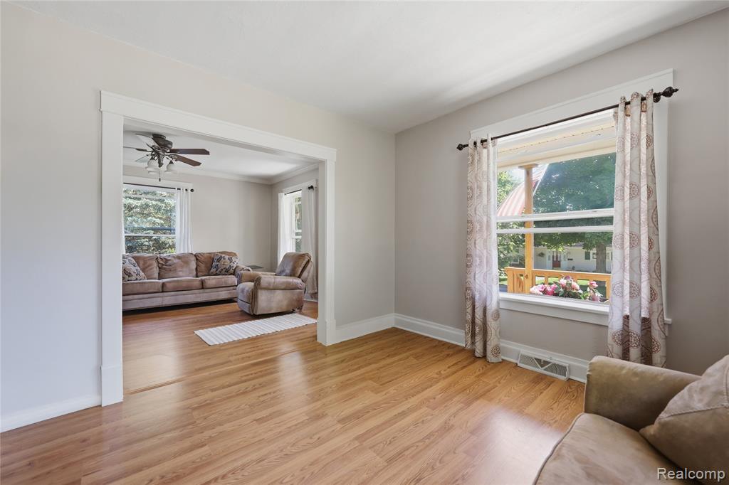 806 S 10th Street, St. Clair, MI 48079 — Photo 10
