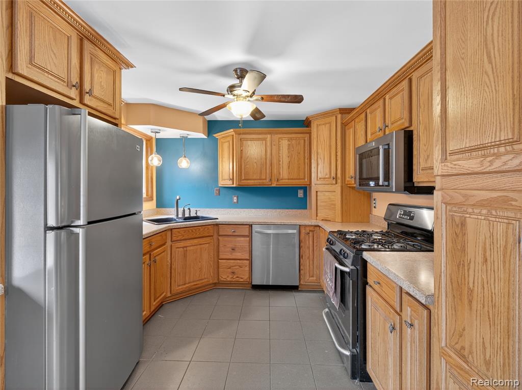 43801 Burtrig Road, Van Buren, MI 48111 — Photo 12