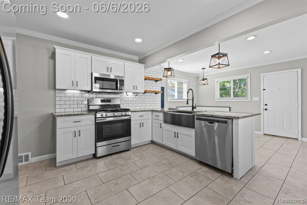 28952 Bridge Street, Garden City, MI — Photo 10