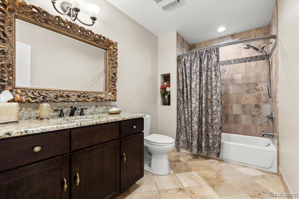 4280 ELIZABETH Lane, Walled Lake, MI 48390 — Photo 24