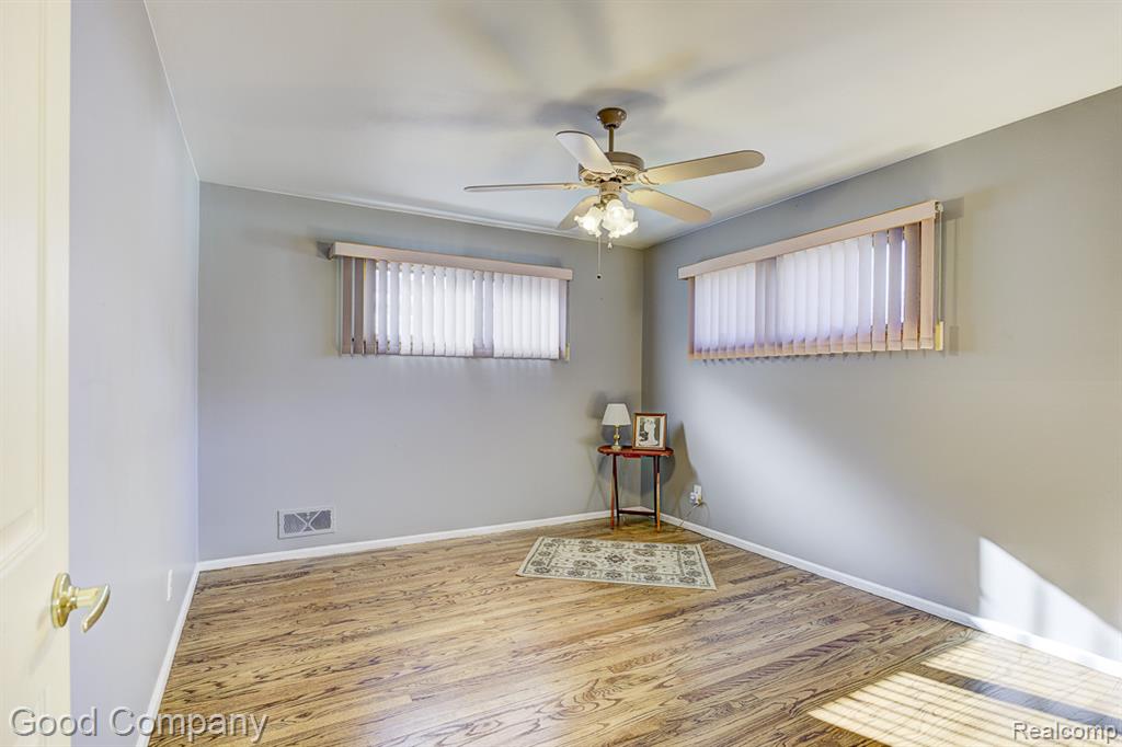 6430 Mayfair Street, Taylor, MI 48180 — Photo 20