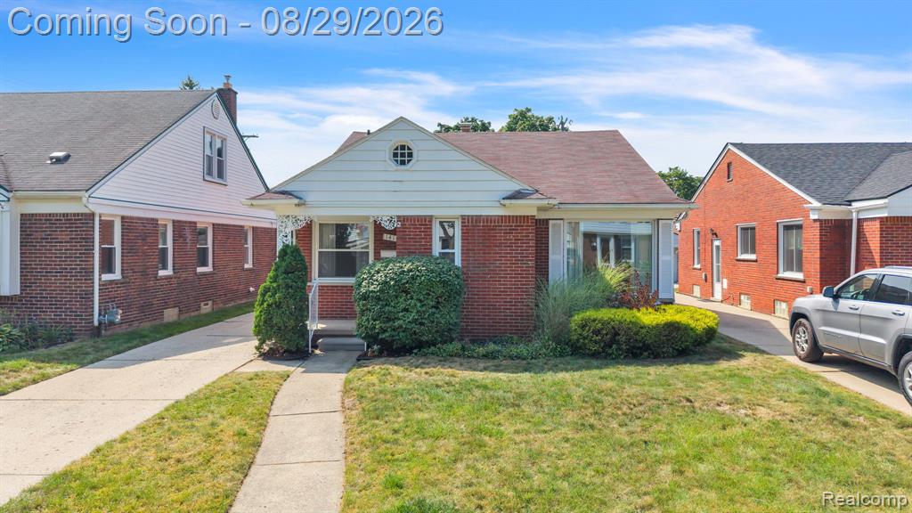 141 Robindale Avenue, Dearborn, MI 48128