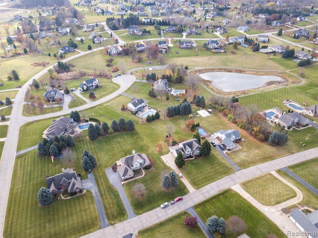 8714 GLEN HAVEN Drive, Howell, MI 48843 — Photo 4