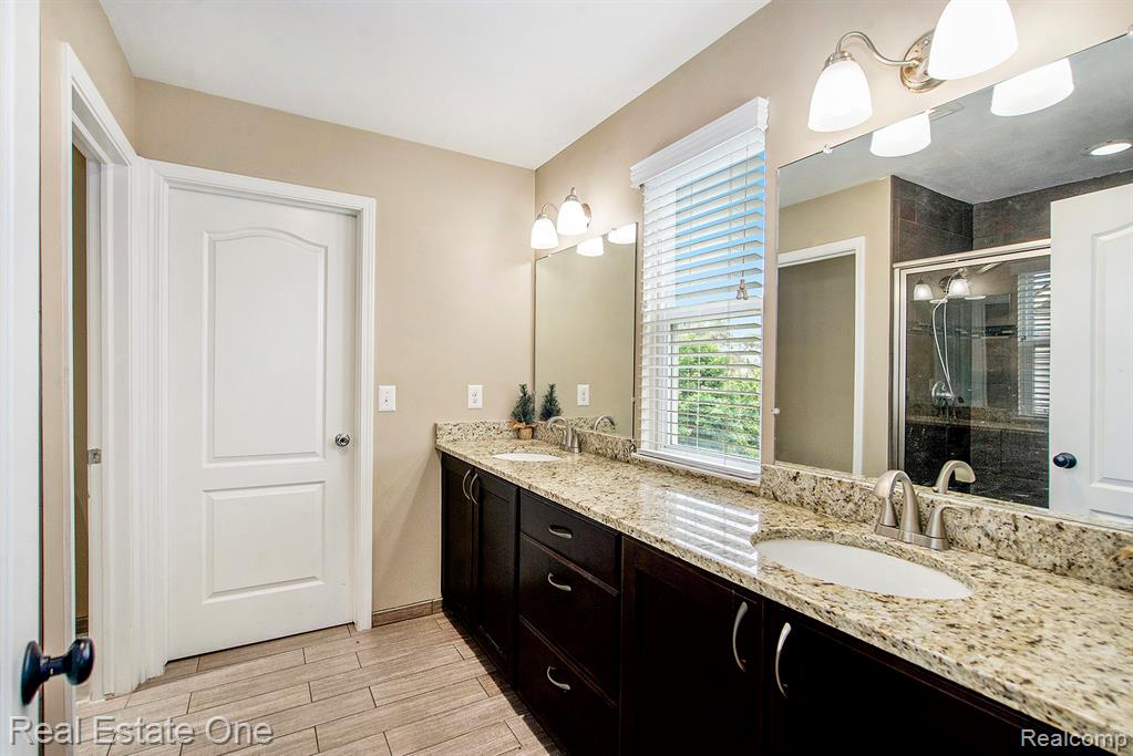 Photo for 7941 Chestnut Drive, Westland, MI - Listing #20251008464 7941 Chestnut Drive, Westland, MI