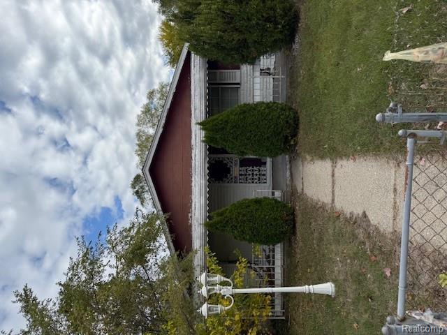 20484 Wisconsin Street - Photo 2