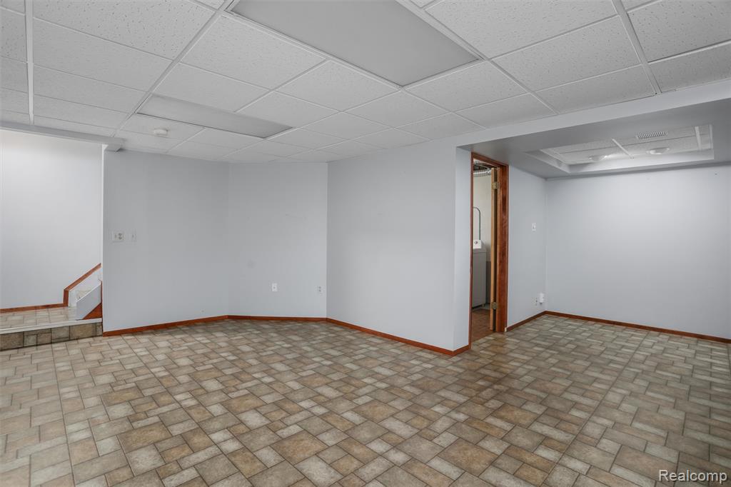 38928 Country Circle, Farmington Hills, MI 48331 — Photo 17