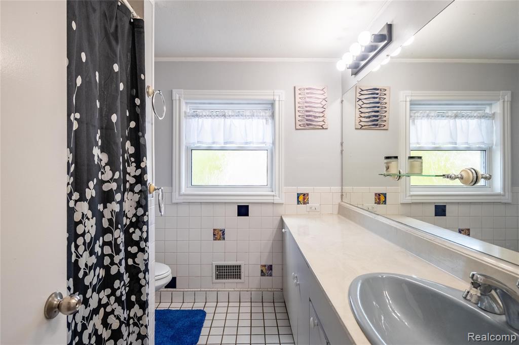 908 W Elmwood Avenue, Clawson, MI — Photo 14