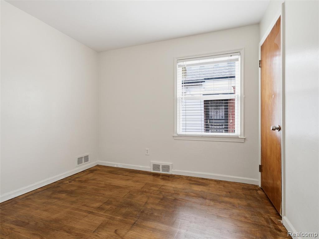 20271 Grandville Avenue, Detroit, MI 48219 — Photo 9