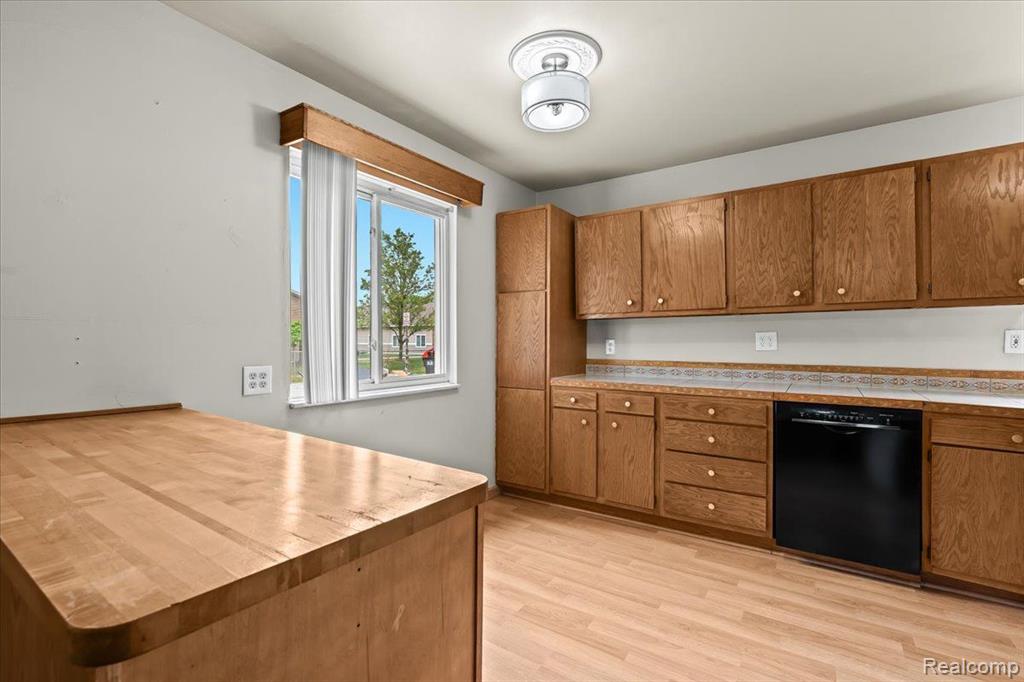 6073 TROY Street, Taylor, MI 48180 — Photo 9