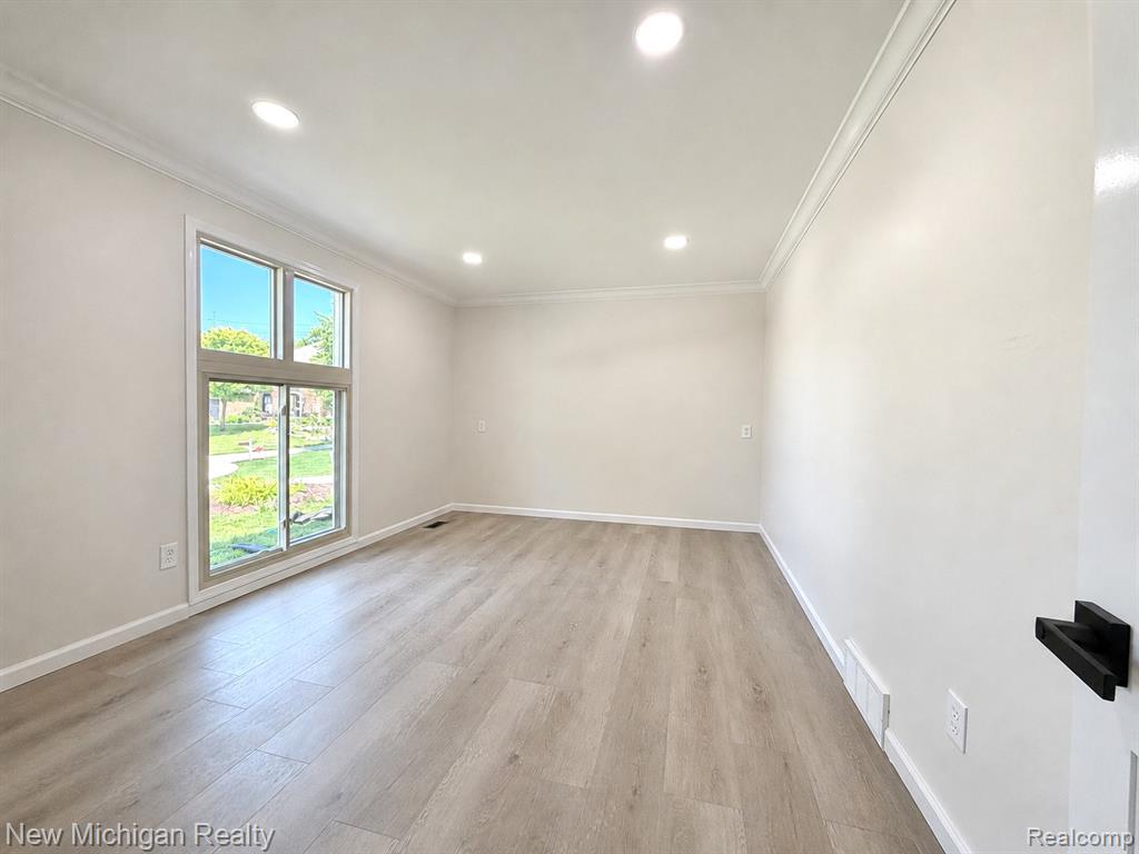 650 Deerfield Court, Rochester Hills, MI 48309 — Photo 13