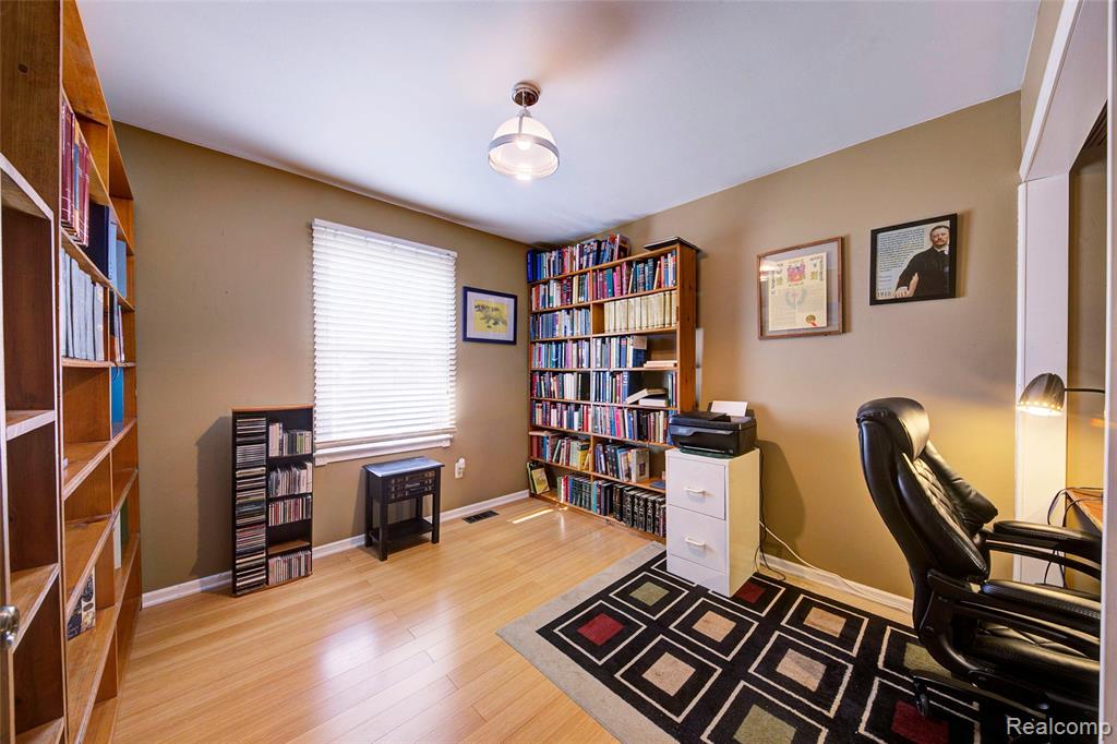 1817 S Pasadena Avenue, Ypsilanti, MI 48198 — Photo 20