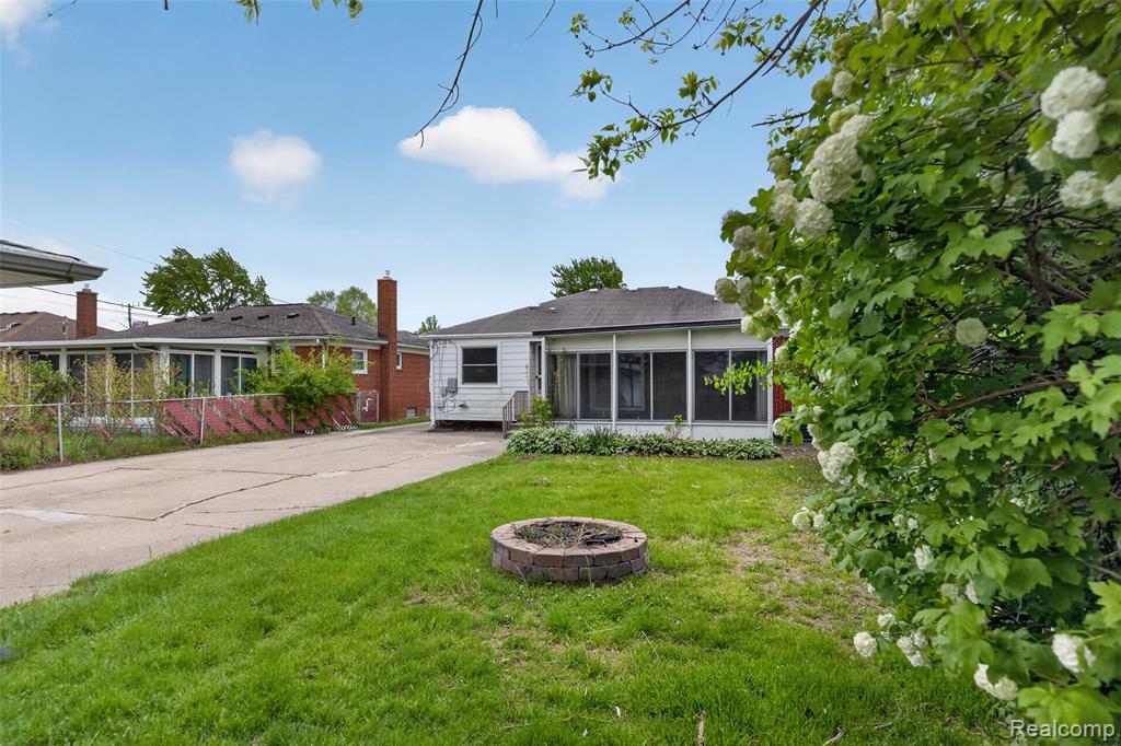 76 W Katherine Avenue, Madison Heights, MI 48071 — Photo 23