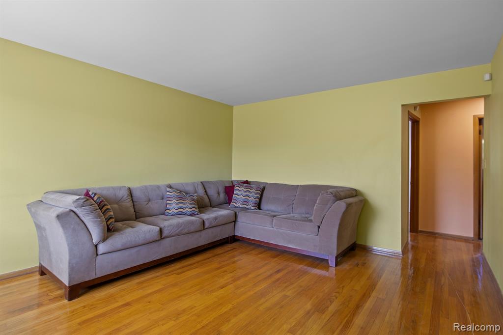 6916 KINMORE Street, Dearborn Heights, MI 48127 — Photo 7