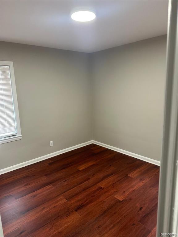 6557 HEYDEN Street, Dearborn Heights, MI 48127 — Photo 16