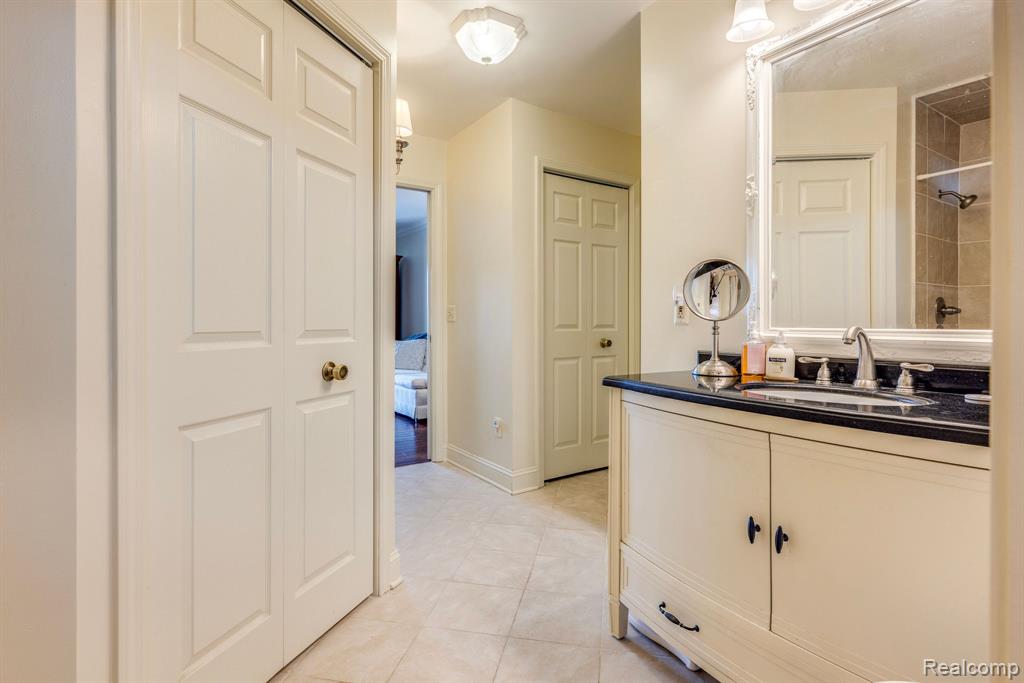 833 N Pointe, Port Huron, MI 48060 — Photo 23
