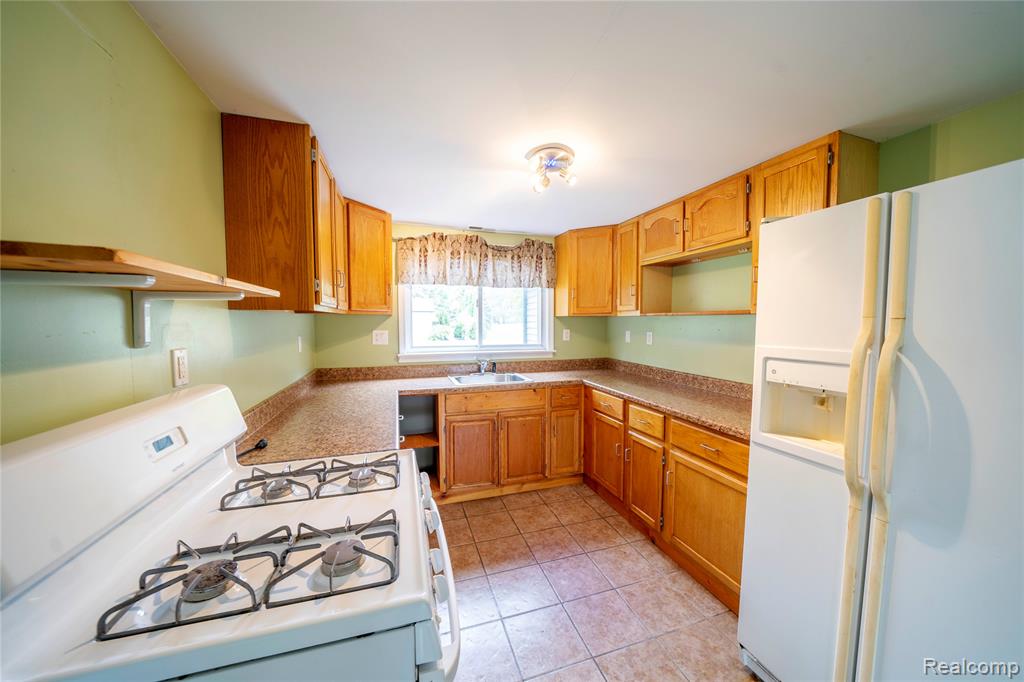 8853 Beech Daly Road, Taylor, MI 48180 — Photo 12
