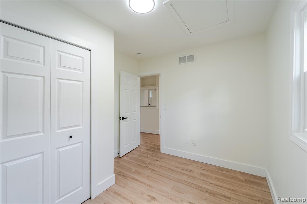 6194 Wilson Drive, Waterford, MI 48329 — Photo 15