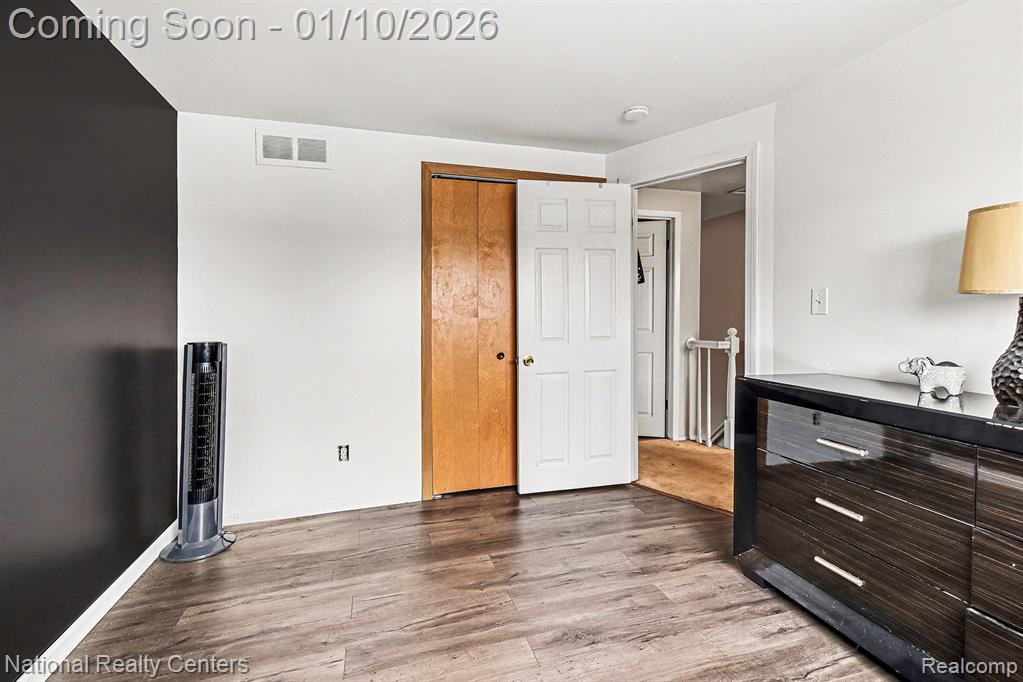 24840 Cabot Drive, Woodhaven, MI 48183 — Photo 23