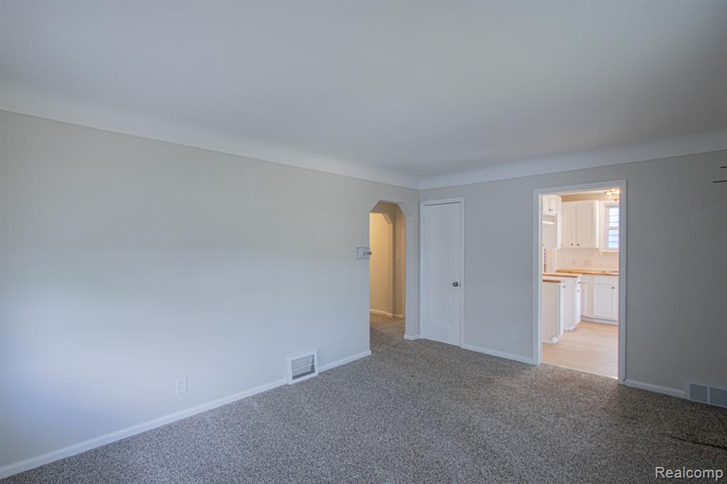 6219 Plainview Avenue, Detroit, MI 48228 — Photo 2