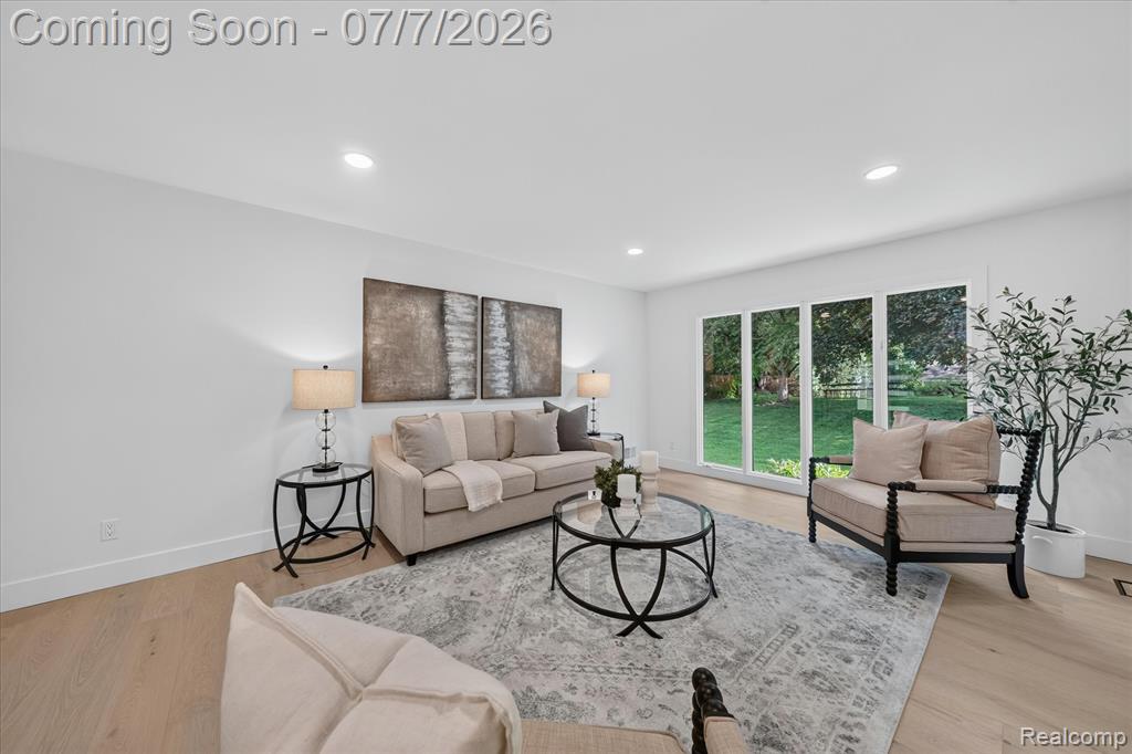 756 Great Oaks Drive, Bloomfield Hills, MI 48304 — Photo 10