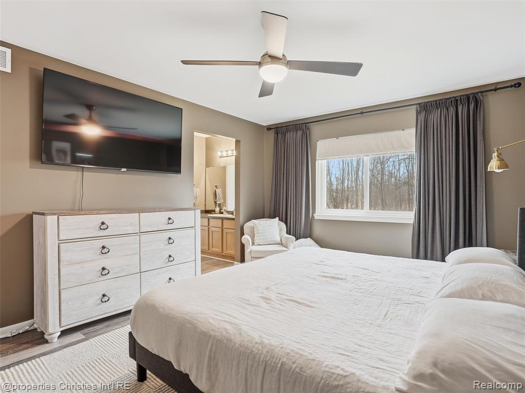 517 Cove View Drive, Waterford, MI 48327 — Photo 19
