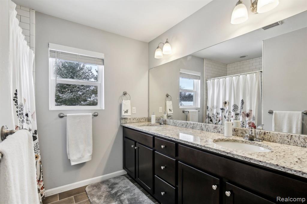 945 RIVER ROCK Drive, Holly, MI 48442 — Photo 18