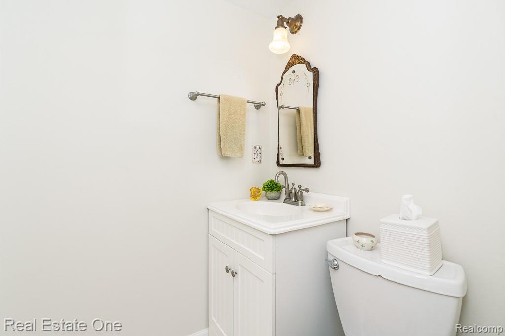 4644 Charest Avenue, Waterford, MI 48327 — Photo 28