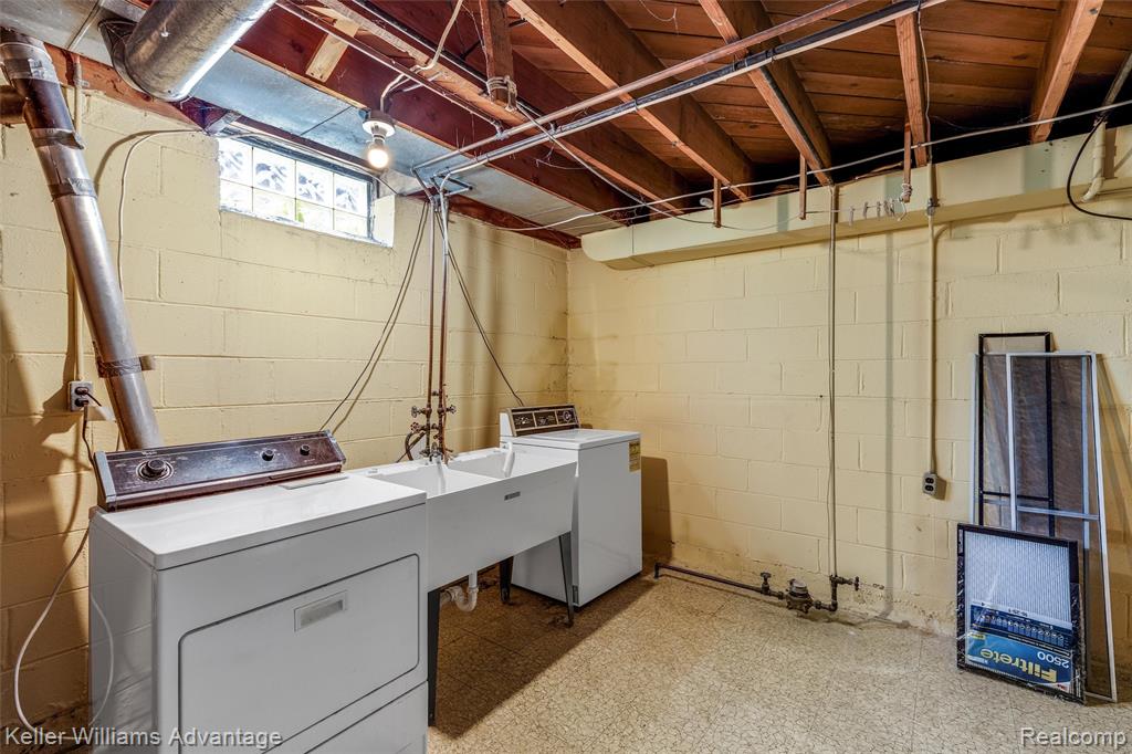 7320 Colonial Street, Dearborn Heights, MI 48127 — Photo 31
