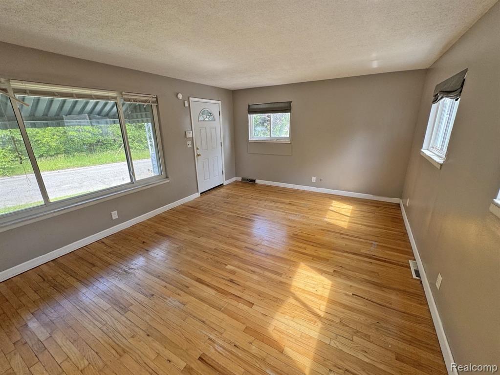 627 Wesbrook Street, Pontiac, MI 48340 — Photo 12
