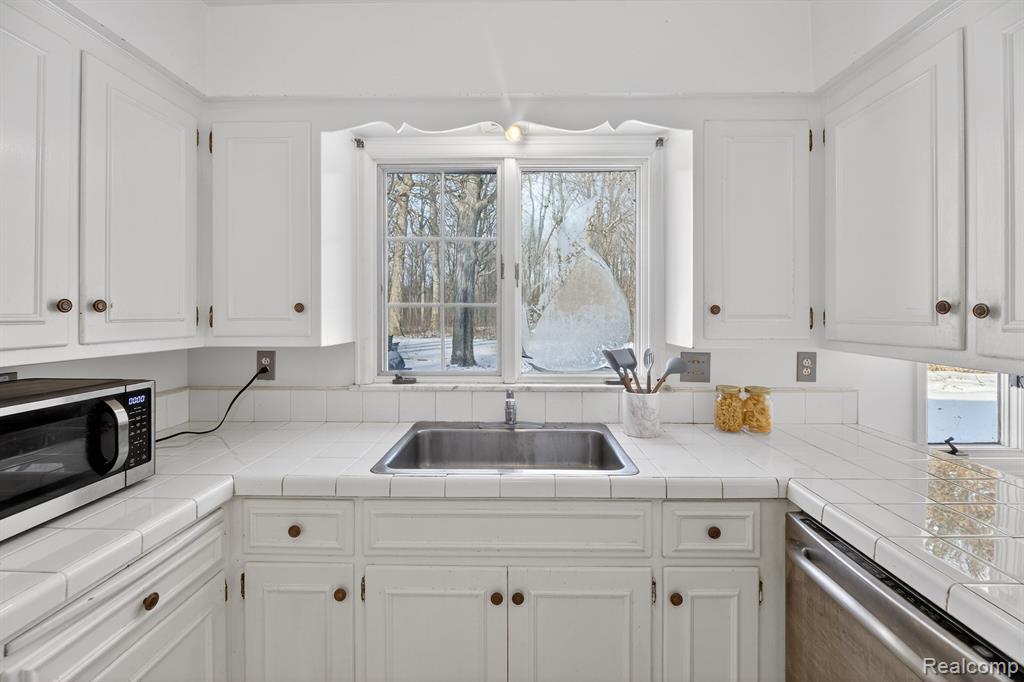 5551 Sugar Bush Lane, Flint, MI 48532 — Photo 18