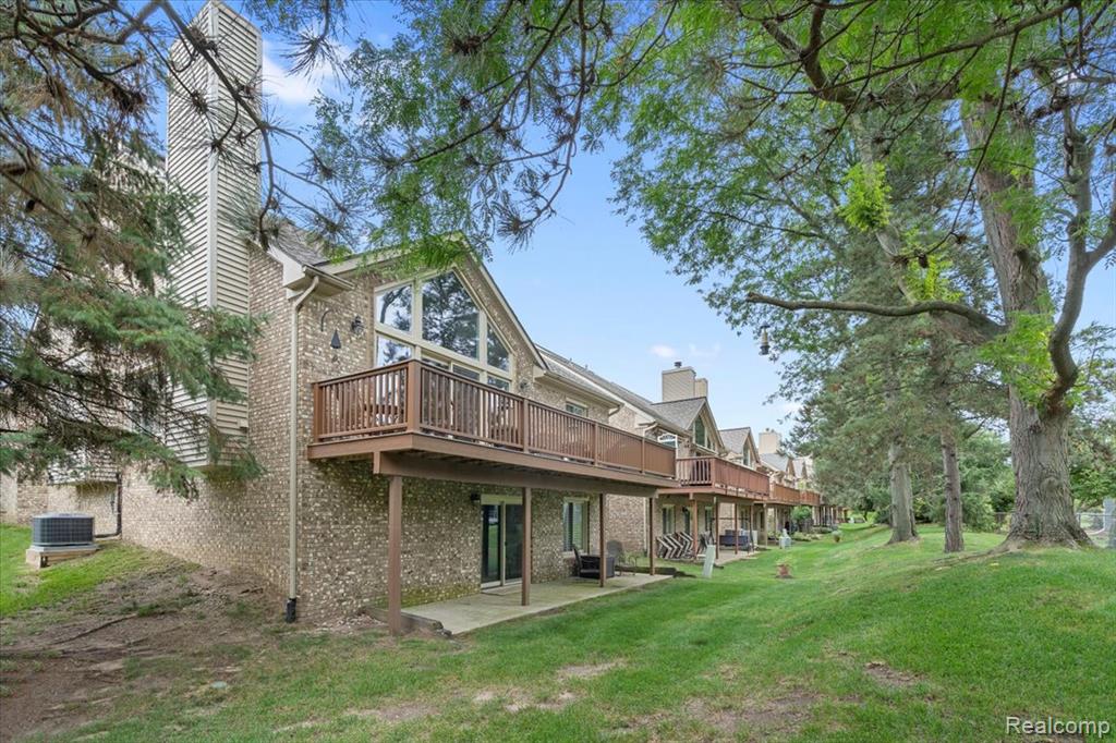 45357 Stonehedge Drive, Plymouth, MI 48170 — Photo 37