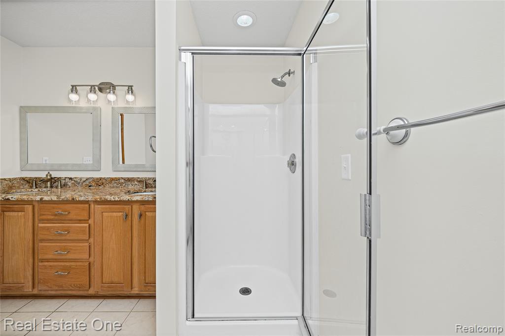 4438 Great Oaks Drive, Grand Blanc, MI 48439 — Photo 37