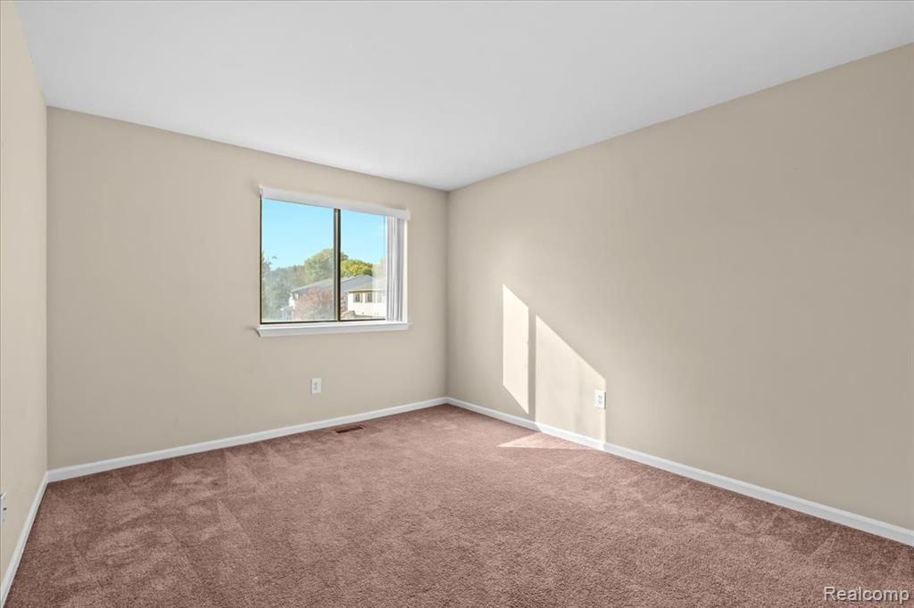 50105 N Jimmy Court, New Baltimore, MI 48047 — Photo 18