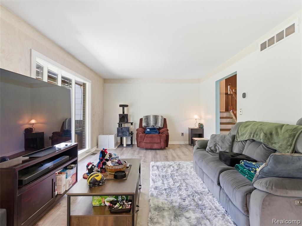 1373 Glenwood Drive, Troy, MI 48083 — Photo 12
